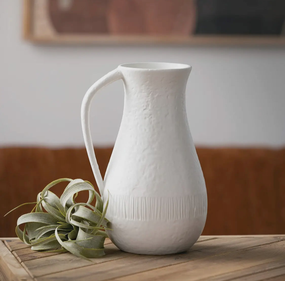 vase :: pitcher