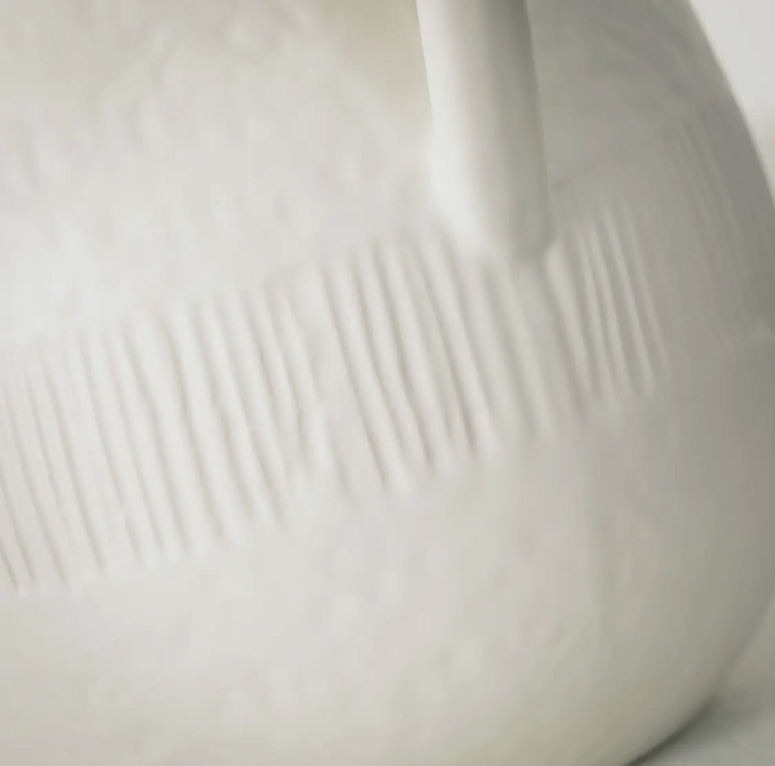 vase :: pitcher